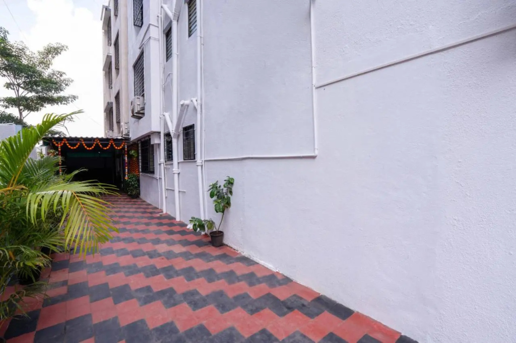 Treebo Royal Comfort Atithi