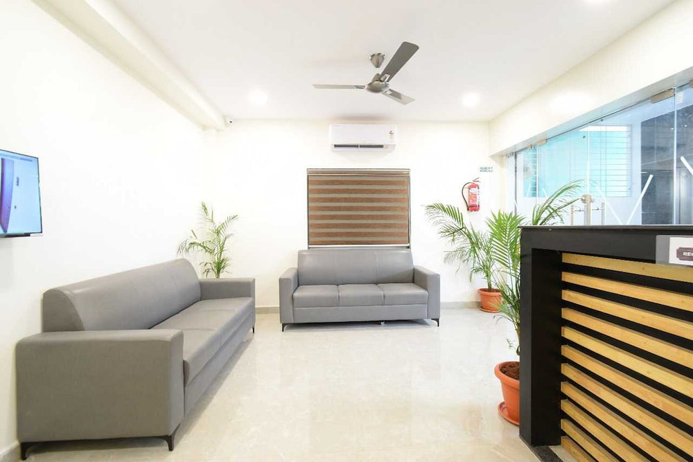 Super Townhouse Oak NFC Crossway Hyderabad