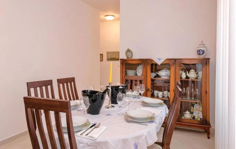 Nice Home in Jelsa With Wifi and 3 Bedrooms