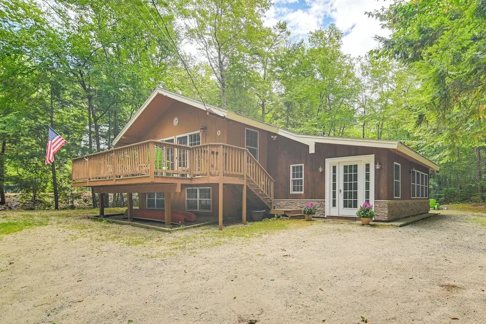 Walk to Water: Outdoor Gem w/ Bunkhouse in Madison