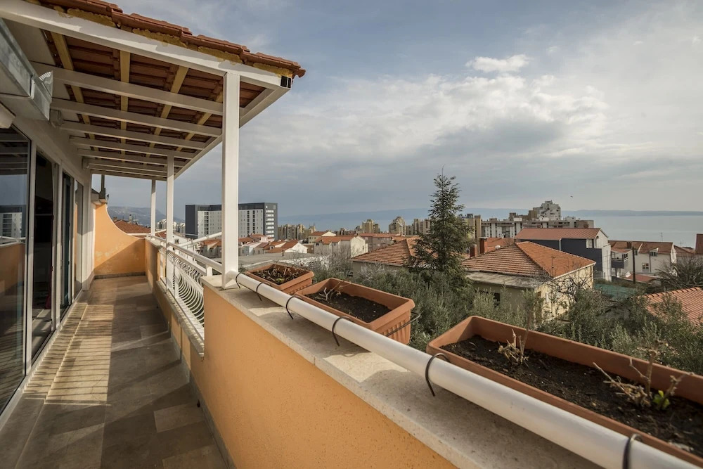 Luxury apartment Alduk close to Znjan beach with the sea view