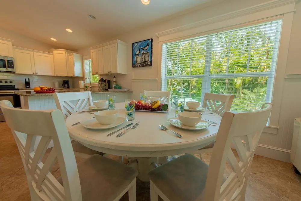 Hawaiian Tide Apartment 3
