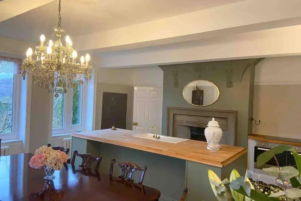 Stunning Property set in own private grounds