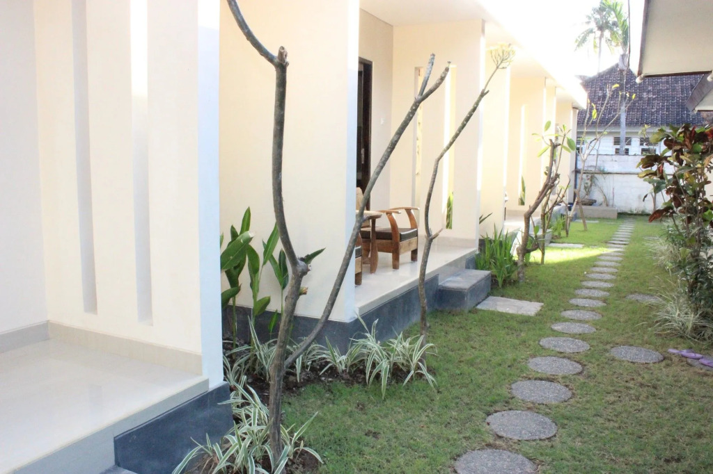 Blanjong Homestay by ecommerceloka