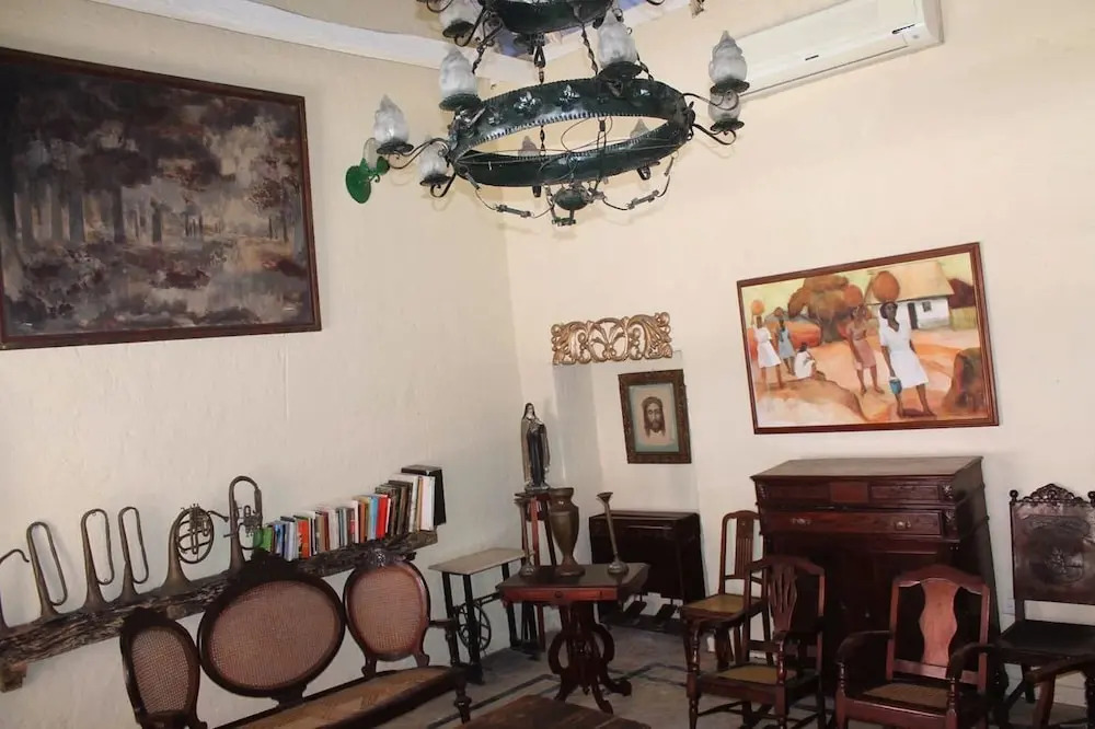 Colonial Guest House Walled City