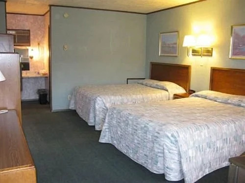 Mayflower Motel And Suites