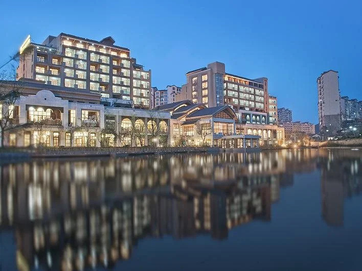 Poli Hot Spring International Hotel - Gu