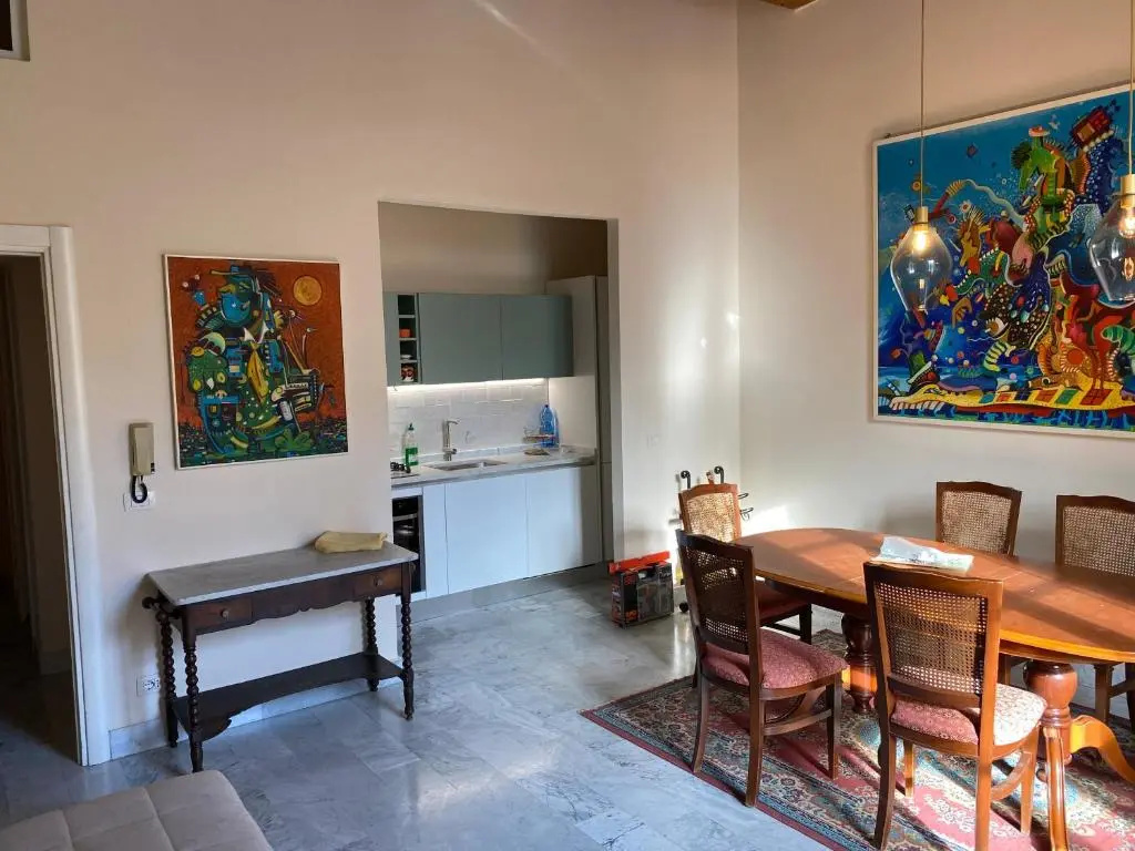 Renovated apartment with 3 bedrooms in an historic palazzo between port and old town