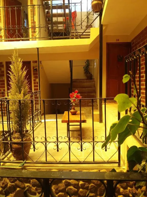 Mitayos Land Backpackers