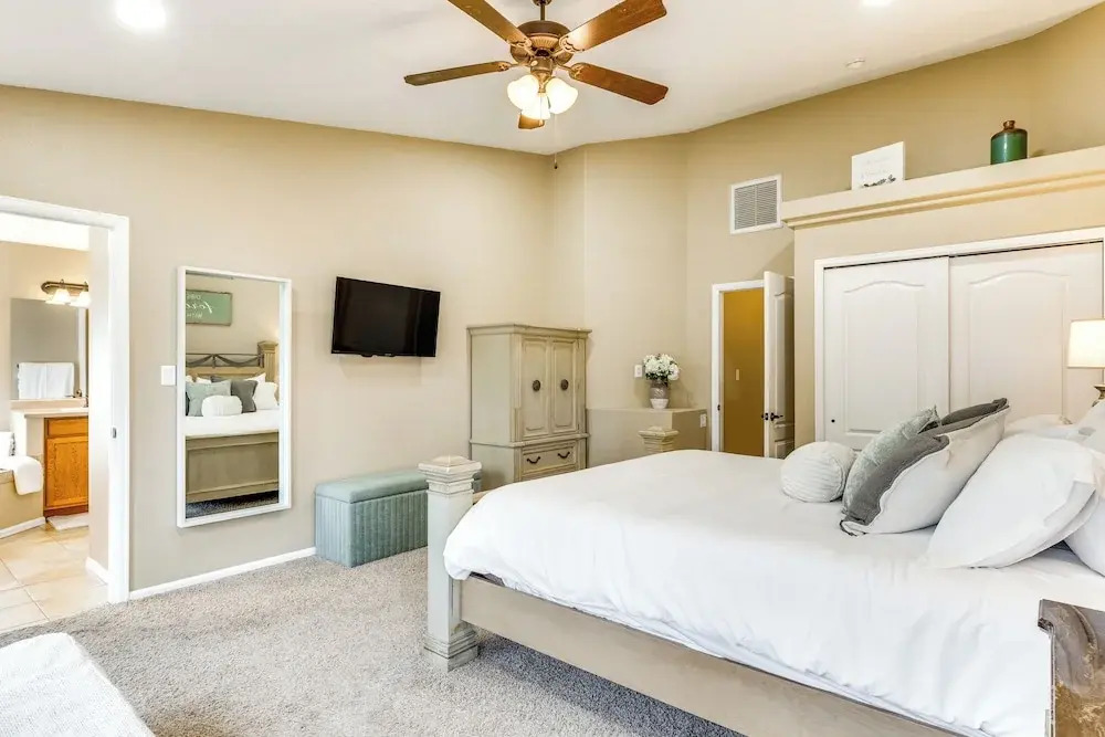 4 Mi to Dtwn Grand Junction: Hot Tub Haven!