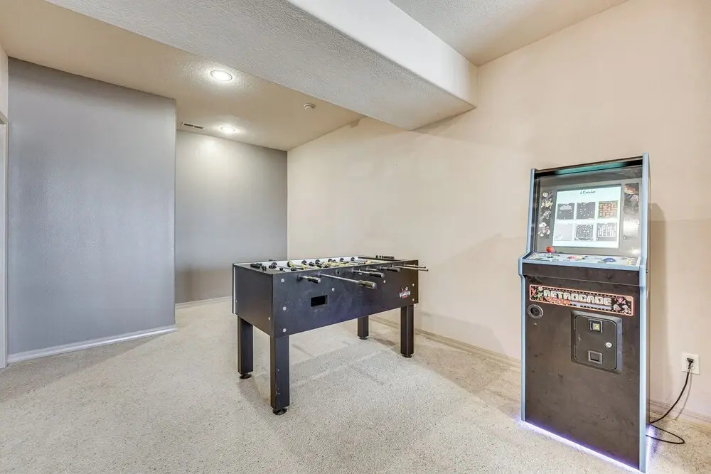 Relax Fireside: Branson West Gem w/ Hot Tub Access