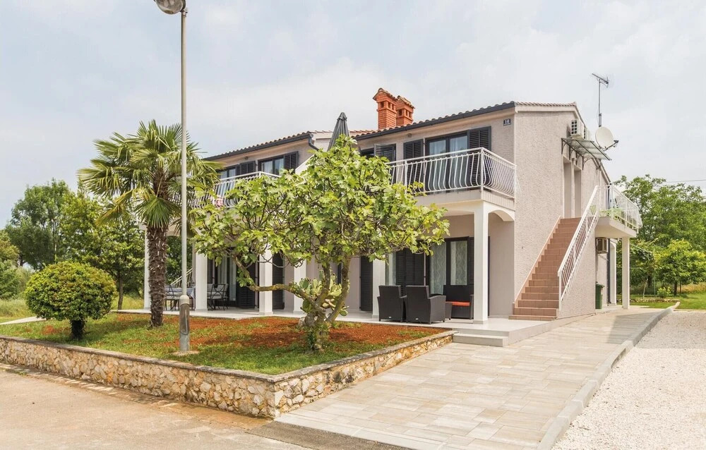 Nice Home in Porec With Wifi and 1 Bedrooms