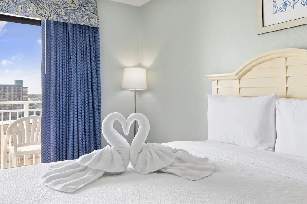 SeaMist Driftwood Vacation Studio with Balcony
