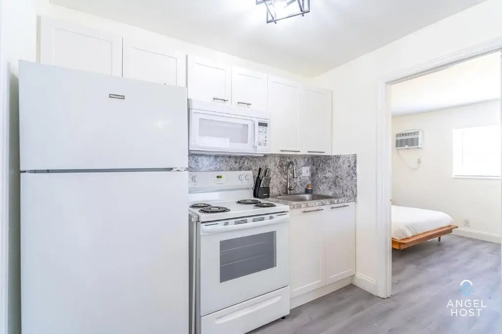 Sleek and Cozy Space 8Min to Ft Lauderdale Beaches!