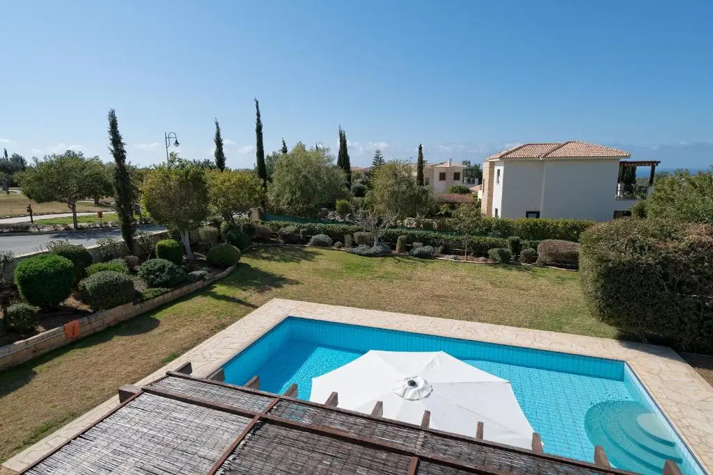 Villa Lara - 11, Spacious Villa with Large Garden and Private Pool on Aphrodite Hills
