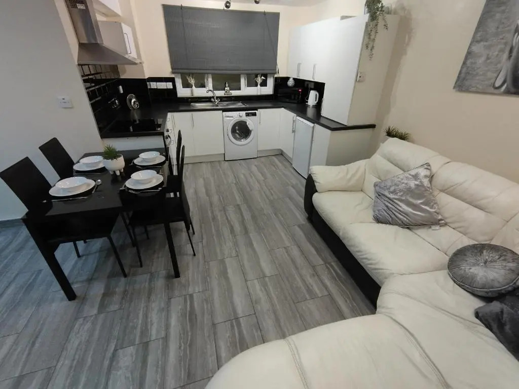 Queens Holiday Apartment