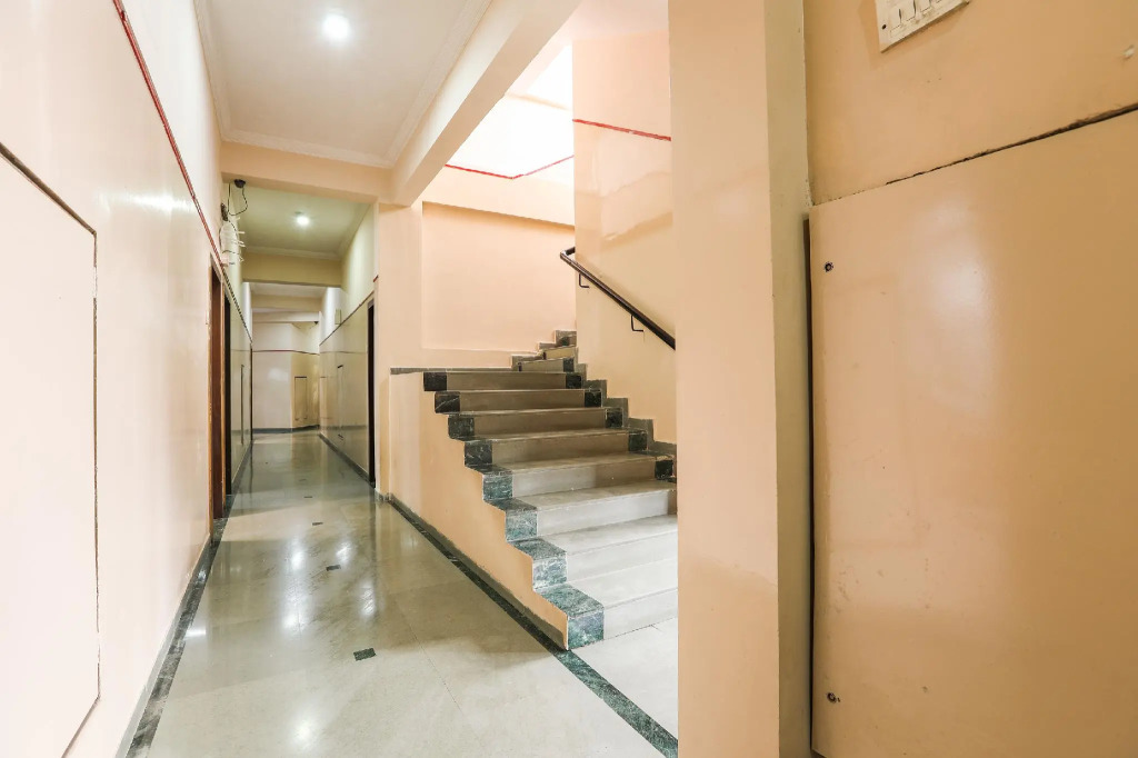 OYO Flagship 14283 Hotel Shanti Inn