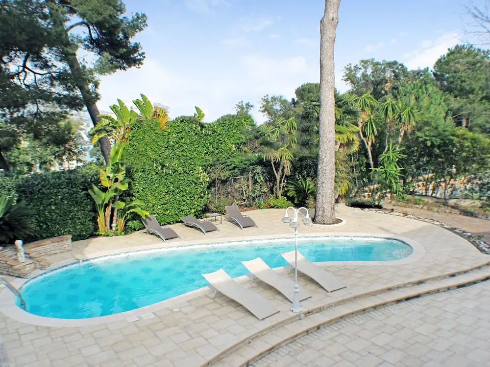 Grande Villa proche Monaco