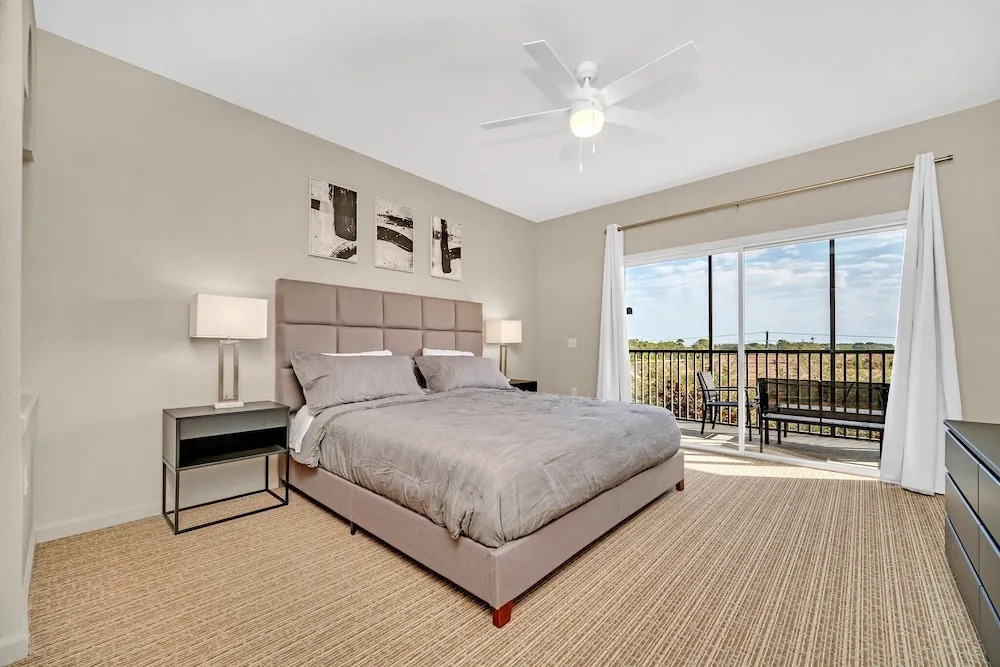Upstay Pet Friendly Condo 6 Minutes From Disney