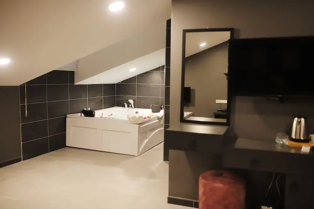 Oneday Suit Hotel