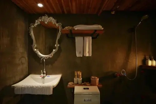 Yangshuo Rock & Stone Inn