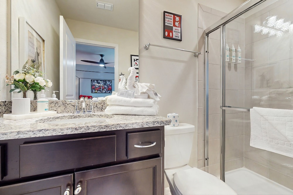 Dog-friendly House With Private Heated Pool, Sports Courts, Game Room, Pool, AC