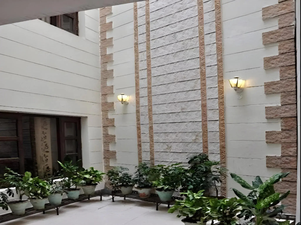 Hotel Diamond Inn