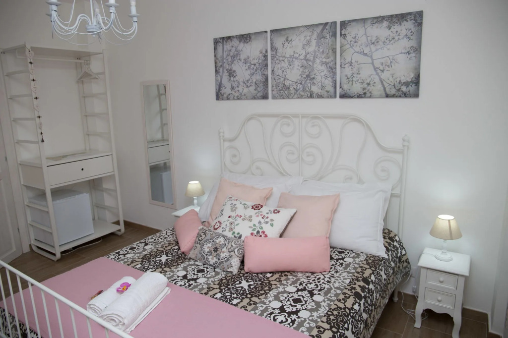 Dafni - Shabby Chic Guesthouse