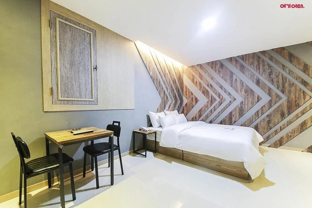 Seocheon Hotel Kamon