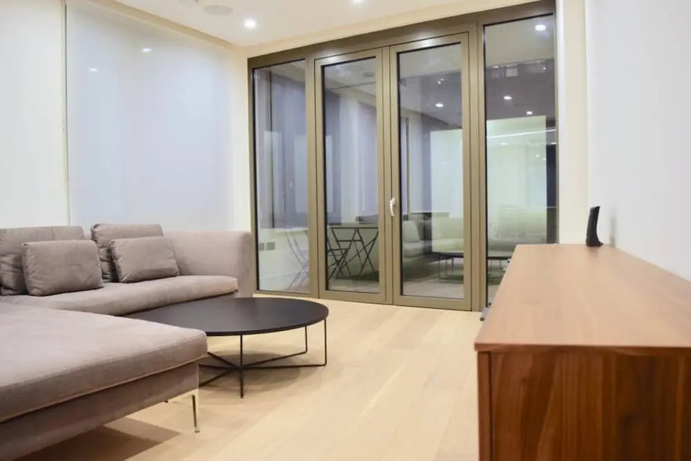 Modern 2 Bedroom Bayswater Apartment
