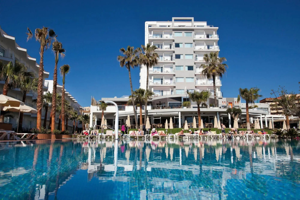 Отель Riu Nautilus