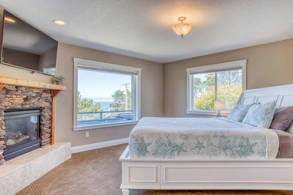 Rooftop Ocean Views and Garage Recreation - Stunning Coastal Treasure