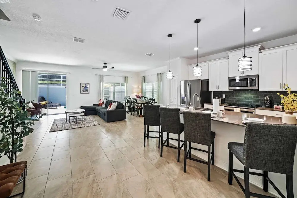1142 Kingsbarn Street