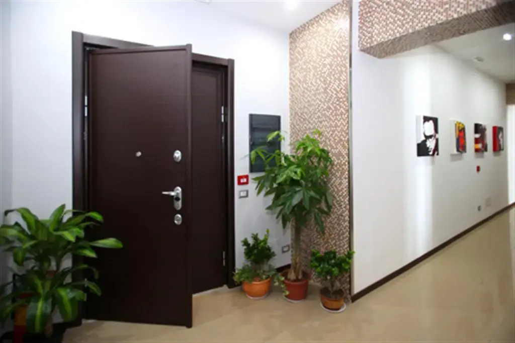 B&B Studio 83