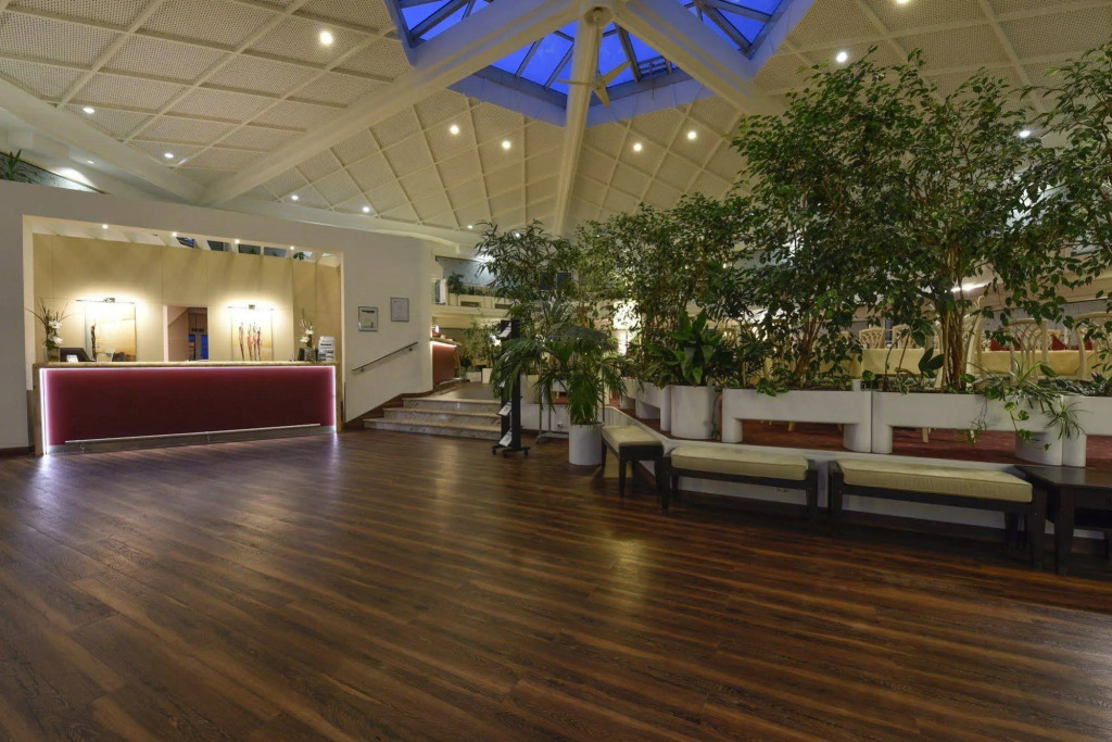 Atrium Hotel Amadeus