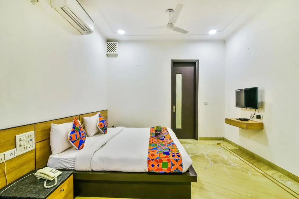 FabHotel Rallkmas - DLF Phase 2 & MG Road Metro