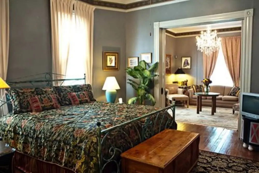 Arbor House Suites