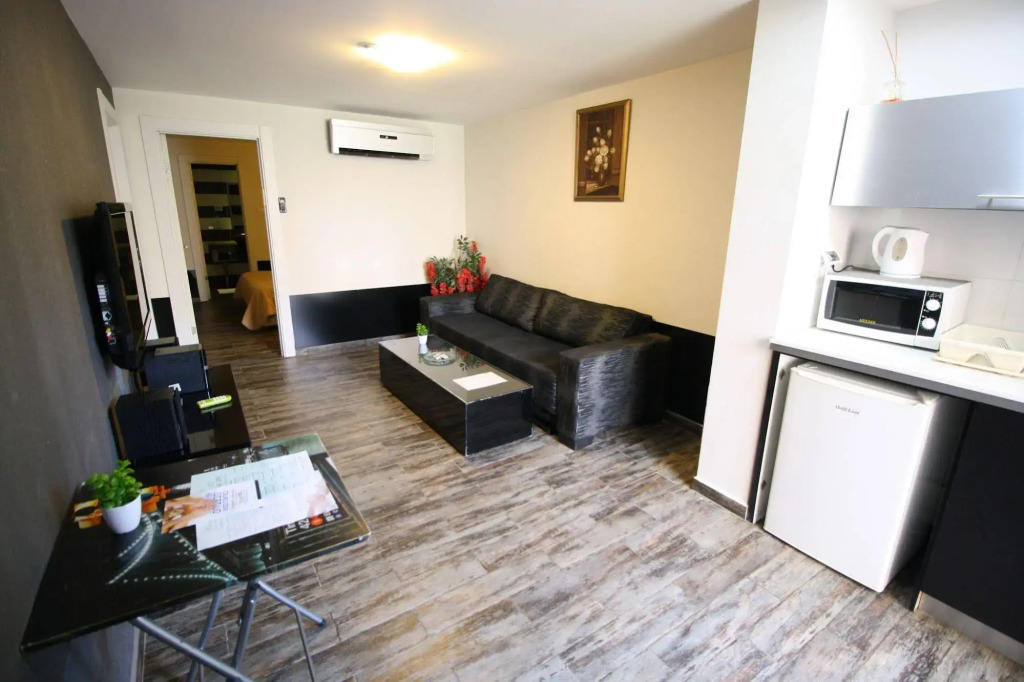 Rich Luxury Suites - Renovated