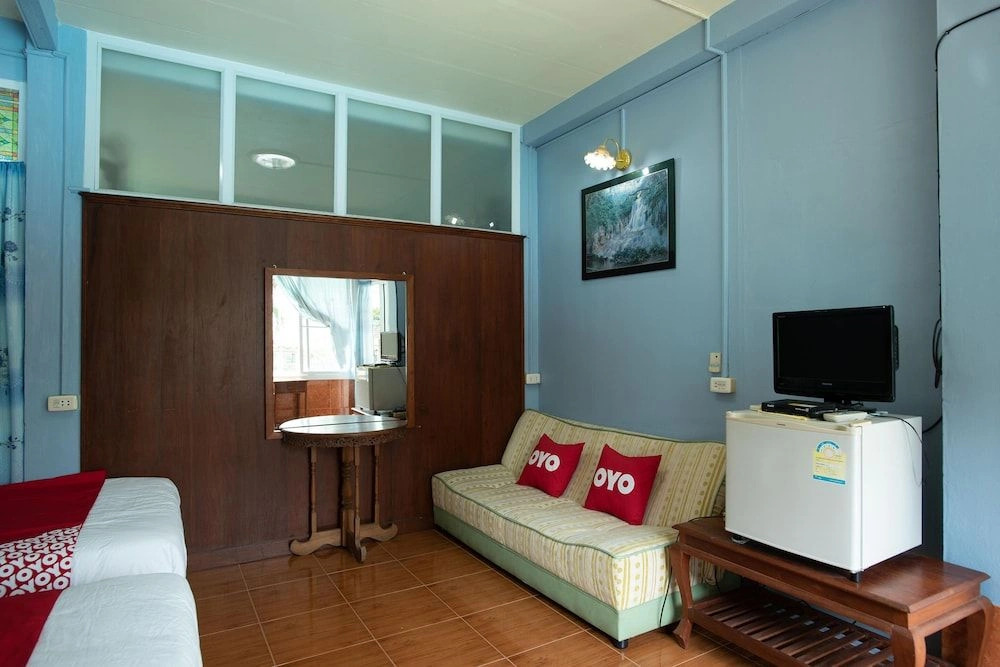 OYO 402 Raknatee Resort