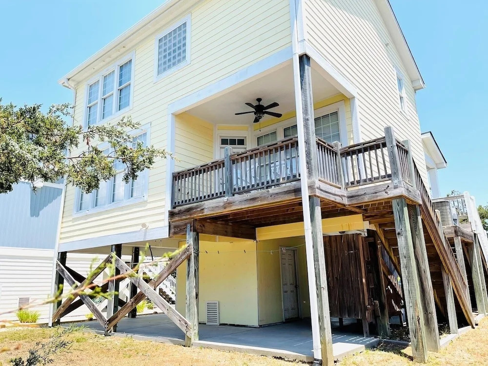 Angling Inn 4 Bedroom Home by RedAwning