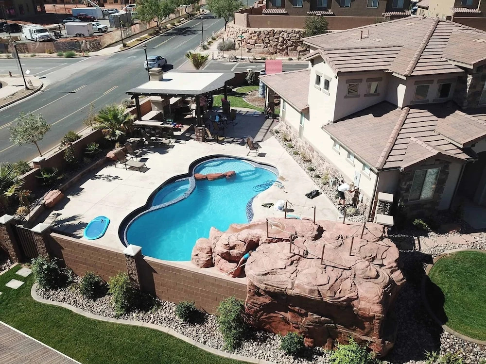 Zion Poolhouse home
