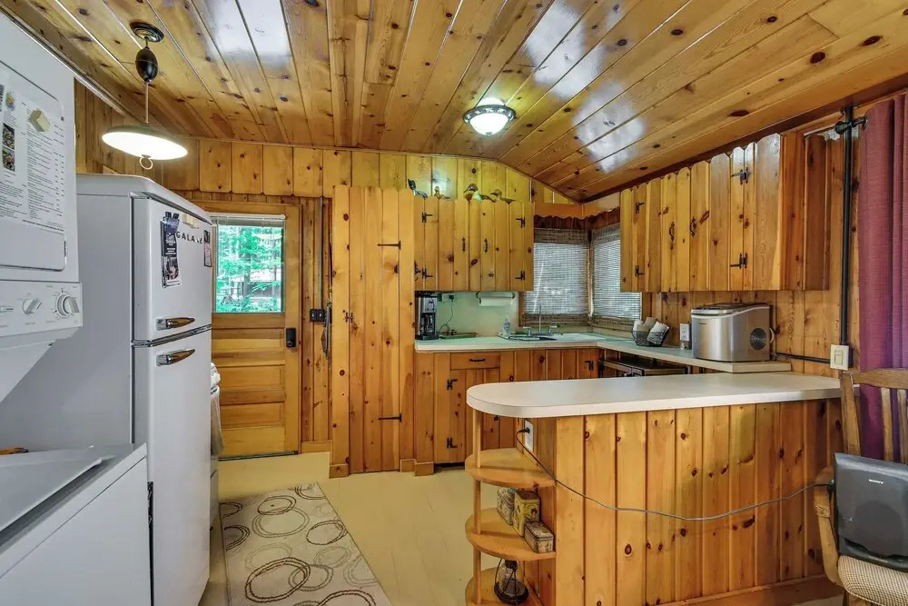 Cabin 600' to Manistee Lake Private Shared Access
