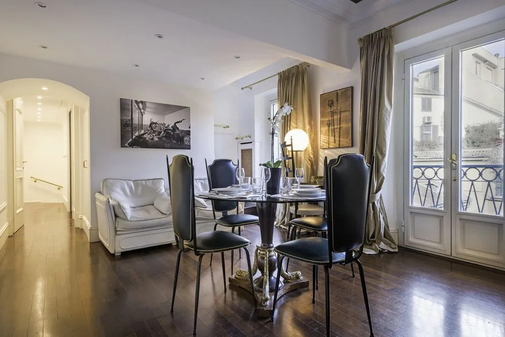 Montenapoleone – RentClass Gloria