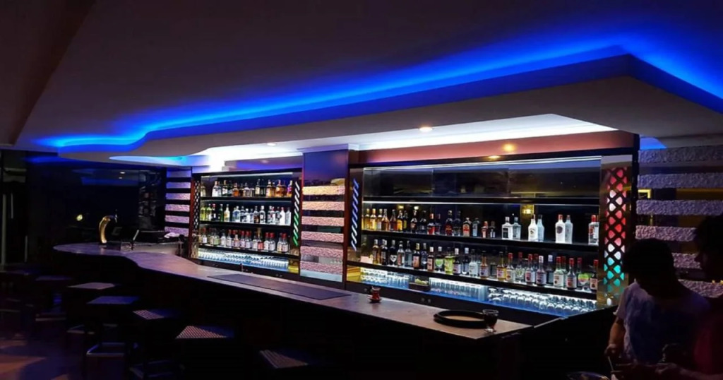 Comet De Luxe Hotel