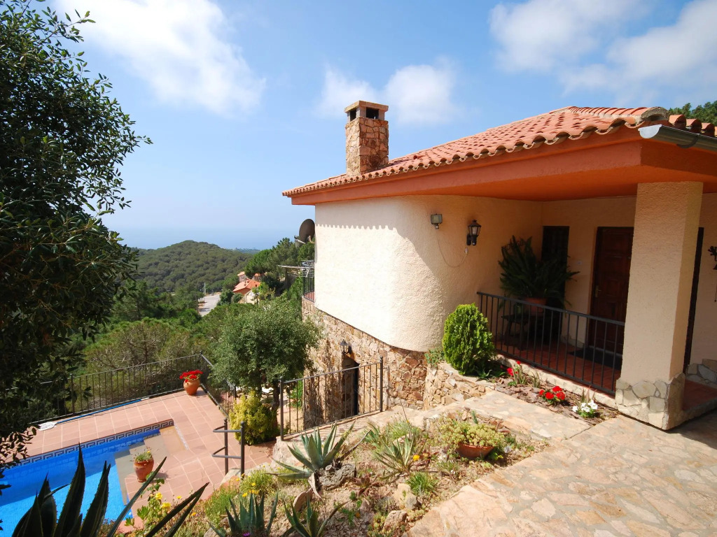 Serene Villa in Lloret de Mar With Private Swimming Pool