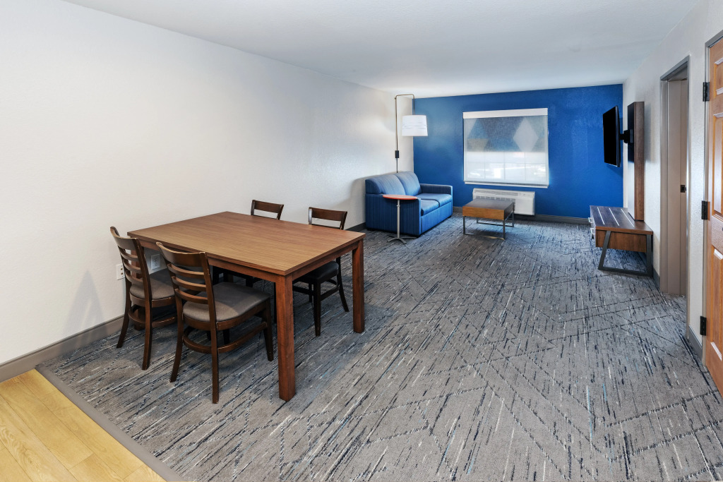 Holiday Inn Express & Suites Tulsa S Broken Arrow Hwy 51 by IHG