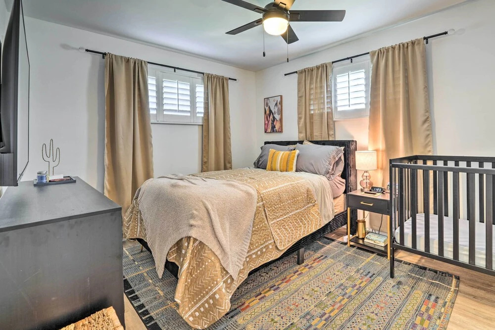 Scottsdale Retreat w/ Hot Tub, 2 Mi to Old Town
