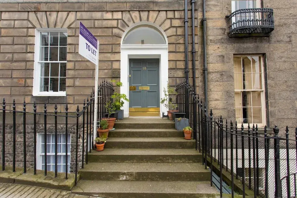 Quiet City Centre Spacious Apartment