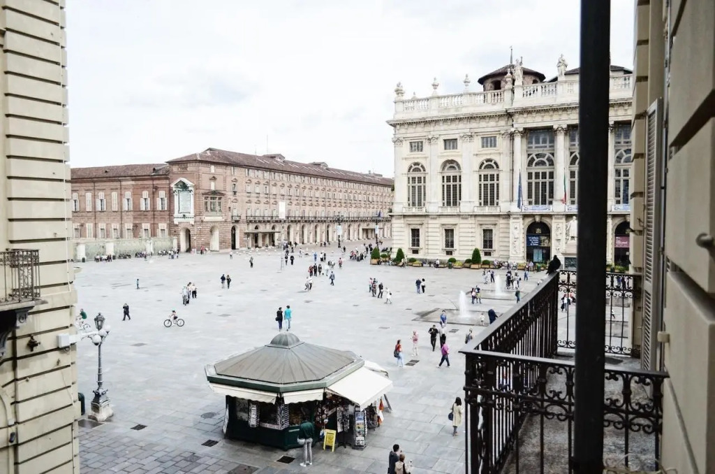 Piazza Castello Suite