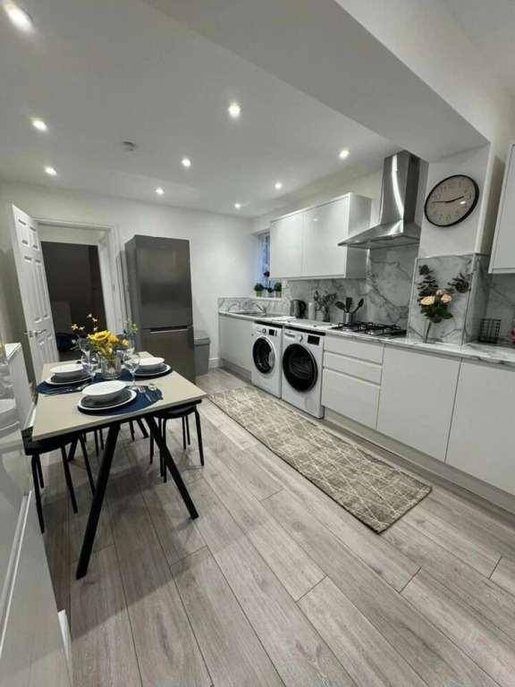 Modern 5-bed House in London Close Excel - Big Ben